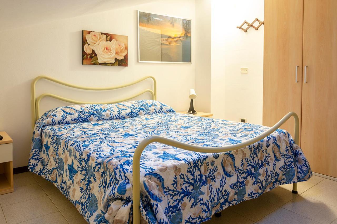 Appartamenti La Casina 阿祖罗港 外观 照片